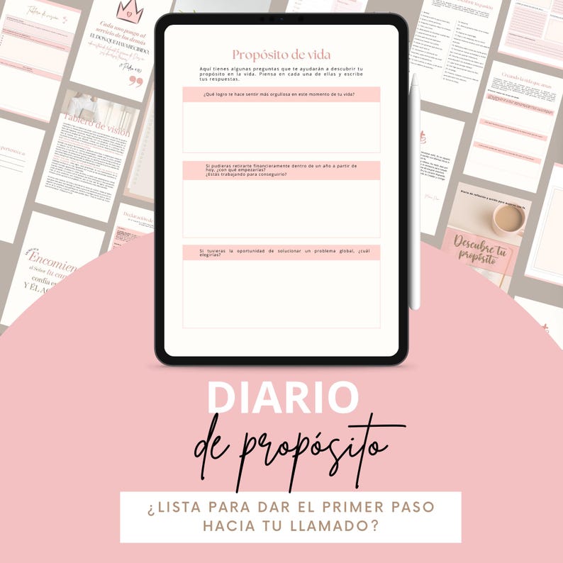 K&ouml;nnte beinhalten: Ein rosa und wei&szlig;es digitales Tablet mit dem Text "DIARIO de prop&oacute;sito" und "&iquest;LISTA PARA DAR EL PRIMER PASO HACIA TU LLAMADO?" auf dem Bildschirm. Das Tablet befindet sich auf einem rosa Hintergrund.
