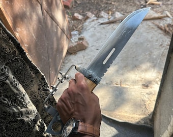 Handmade Custom Artyom dans Metro 2033 knife ,Steel D2 , With Leather Sheath