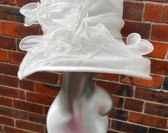 Stunning True White  Travel  formal Wedding Hat