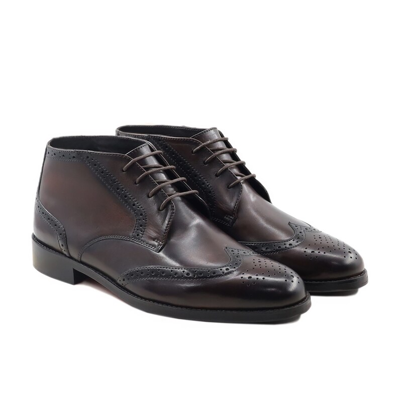 mens wingtip chukka boots