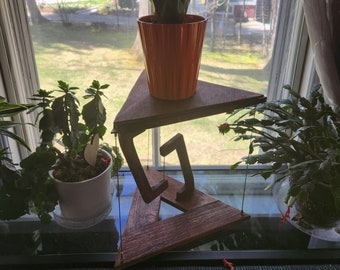 Floating plant stand (free bonus-read item details)