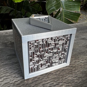 Caja de mazo de Commander con tapa de rompecabezas inspirada en Eldrazi y Zendikar: The Hedron. Para cartas de MTG, Commander, Pokémon, Yu-Gi-Oh! y Lorcana.