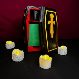 Caixa de baralho Coffin - Caixa de baralho com 120 cartas inspirada em vampiros com armazenamento adicional e tampa com trava de quebra-cabeça!