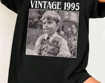 Personalisiertes Geburtstags-Shirt, Kundenspezifisches Foto-Komfortfarben-Geburtstags-Shirt, 30. Geburtstagsgeschenk, 40. Geburtstagsgeschenk, Weinlese-1995-Hemd