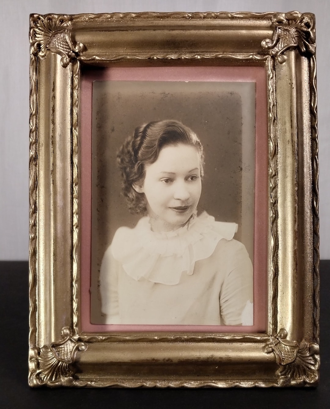 Vintage Photo of Woman in Gold Frame - Etsy