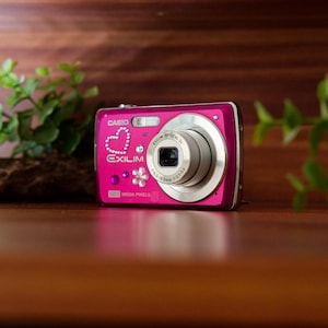Casio Exilim EX-Z35 Digital Camera Pink Vintage Y2K DigiCam Retro Point & Shoot CCD