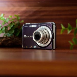 Casio Exilim EX-S770 Digital Camera Pink Vintage Y2K DigiCam Retro Point & Shoot CCD