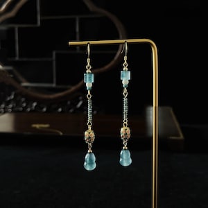 Boucles D'oreilles Pendantes En Argent Avec Cochons En Jade Et Opales De Feu - Style Zodiac Chinois