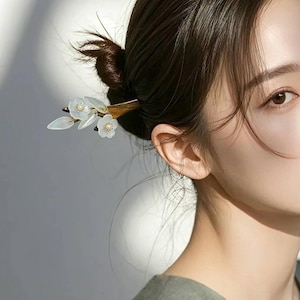 Jade Sandalwood Hairpin: Chinese Qipao Hair Accessory