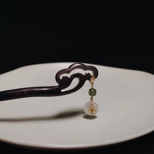 Design original - Accessoire cheveux en épingle à cheveux de style chinois en bois de jade naturel et d'ébène pour femme - Accessoires Hanfu (longueur environ 17,5 cm)