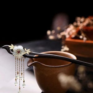 Sandalwood Jade Hairpin: Phoenix Tassel, Ancient Style Hair Accessory