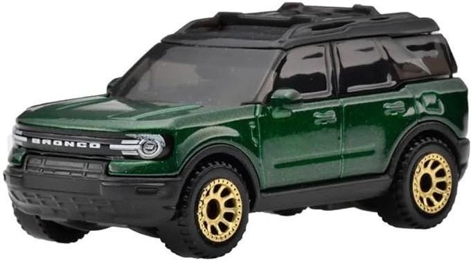 44台　2022 FORD BRONCO SPORT　マッチボックス　ブロンコ Amazon.com: Matchbox 2022 Ford Bronco Sport, 70 Year 10/100
