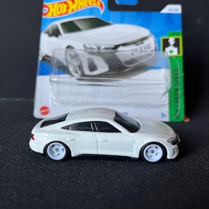 Audi rs-e tron gt (white) hot wheels