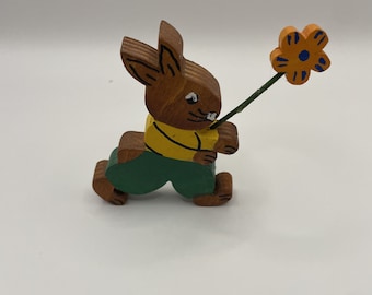 Handmade Easter bunny / Easter decoration / Easter bunny / Easter bunny with flower
