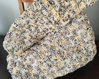 Chunky crochet baby blanket, carseat blanket, crib blanket