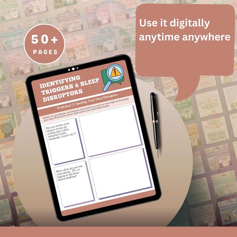 Op de afbeelding: Een digitale tablet met een werkblad getiteld "Identifying Triggers & Sleep Disruptors". Het scherm toont prompts voor zelfreflectie. Een zwarte pen ligt naast de tablet. De afbeelding bevat de tekst "Use it digitally anytime anywhere."