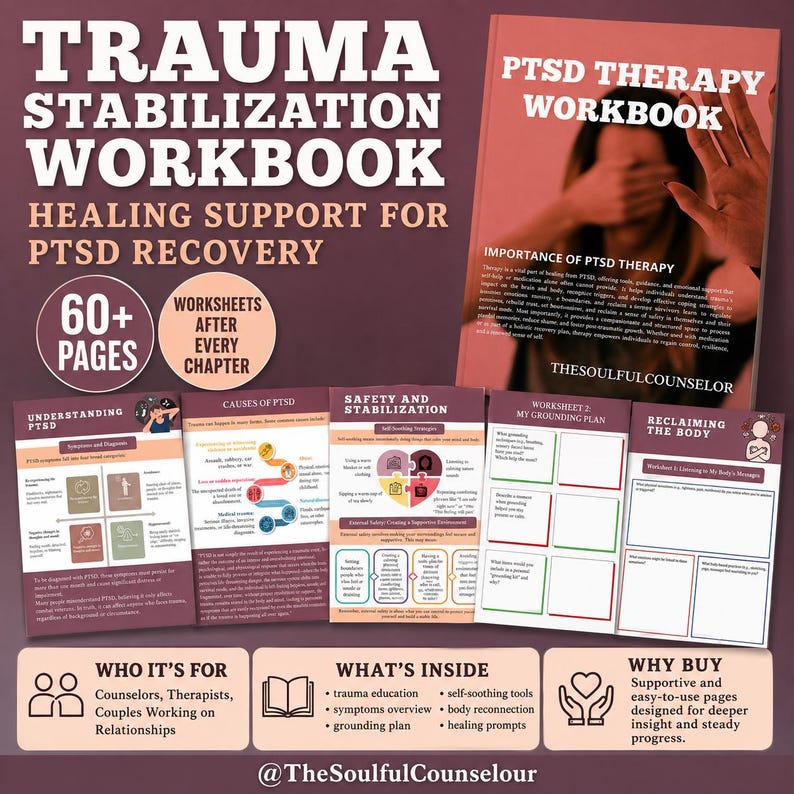 K&ouml;nnte beinhalten: Ein Trauma-Stabilisierungs-Arbeitsbuch zur PTBS-Genesung mit einem Cover, das eine Person zeigt, die ihr Gesicht bedeckt, sowie mehreren offenen Seiten, die Arbeitsbl&auml;tter, Diagramme und Texte zu Erdungspl&auml;nen und Sicherheit zeigen.