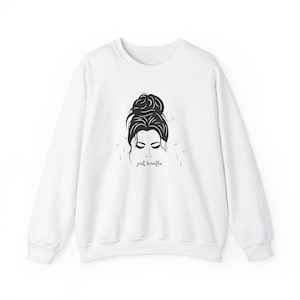 Atmen Sie einfach Sweatshirt Inspirierendes Sweatshirt Löwenzahn Grafik Messy Bun Nur atmen Achtsamkeit Pullover Gemütliches Yoga Sweatshirt