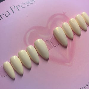Sarah” Yellow Chrome Press on nails set
