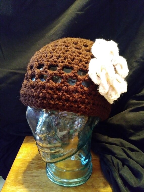 Crochet Gator Stitch Flower Beanie - Etsy display picture 3