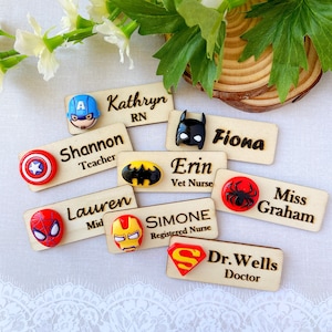 Super Held Namensschild / Personalisiertes Namensschild / Krankenschwester Abzeichen / Lehrer Abzeichen / Büro Namensschild / Spider Man / Batman / Captain America