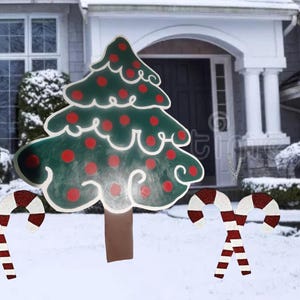 Large Christmas Tree with Red Ornaments Wooden Yard Decoration - Weatherproofed - 2 Sizes - Hardware & Posts incl.
