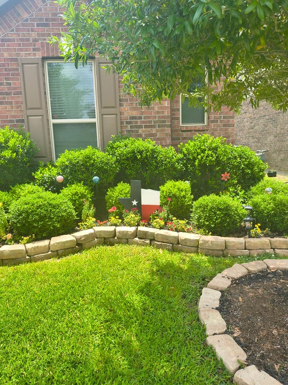 Texas Flag Wooden Yard Art: Large Howdy Y'all Cutout
