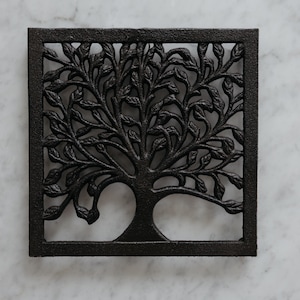 GASARÉ, Cast Iron Trivet for Hot Dishes, Pots, and Pans, Metal Trivet, Family Tree Design, Rubber Feet Caps, Ring Hanger, 8 Inches