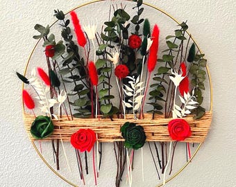 Boho-kerstkrans: eucalyptus, sola-houtbloemen, decoratie boerderijvakantie