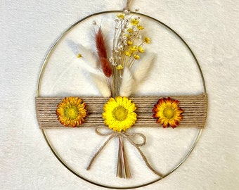 Sunflower Dried Flower Wreath: Boho Farmhouse Wall Decor with Straw Flowers
