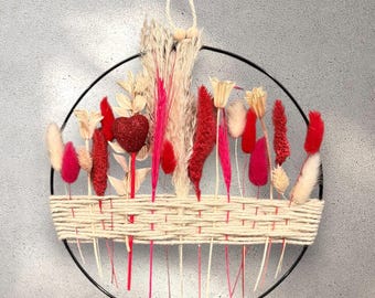 Krans met gedroogde bloemen rood hart: boho-muurdecoratie Valentijnsdag