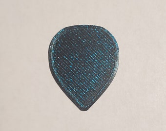 Medium guitar pick