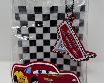 Bolsas de recuerdo para fiestas temáticas de McQueen: personalizadas con el tema de Cars.