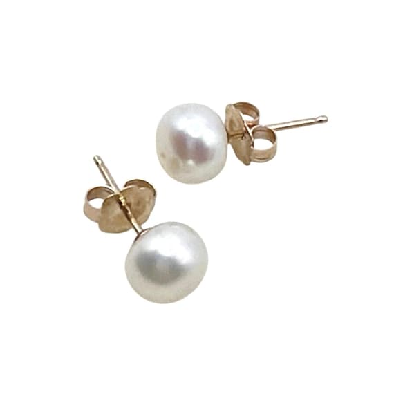 10k Gold and 4mm Freshwater Pearl Studs