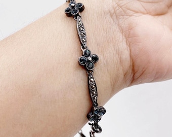 Vntg Sterling Silver With Blue Crystal and Marcasite Flowers Bracelet