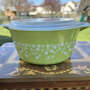 Vintage Green Spring Blossom Casserole Pyrex Medium 1.5L Made In USA