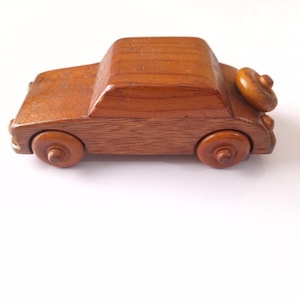 Carrinho de brinquedo de madeira | Veículo de madeira natural feito à mão | Brinquedo Montessori para crianças | Presente ecológico para crianças | Carrinho de brinquedo de madeira clássico para meninos e meninas