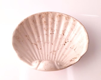 Vintage schaal met schelpenvanger – keramische snuisterijschaal kust, decor strandhuisje, schelpenhouder