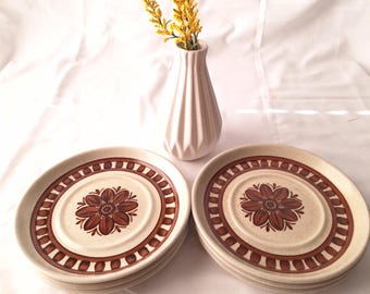Stonehenge Midwinter Brown Dahlia Plate Set – 6 Piece Vintage Staffordshire England Dinnerware, Retro Stoneware Plates