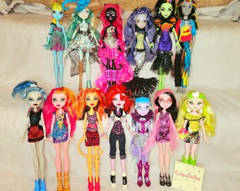 Monster High Puppen – Wave 1 Operetta – Coffin Bean Toralei – Haunted Draculaura – Sirena Von Boo – Vandala Doubloon – Scaris Ghoulia – Puppen