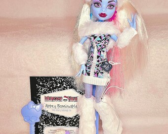 Mattel Creeproduction Abbey Bominable Doll - Monster High Dolls - vintage collectible - girl doll - ever after high - haunt couture