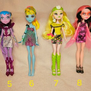 Poupées Monster High Opérette de la vague 1 Toralei Coffin Bean Draculaura hantée Sirena Von Boo doublage vandala Scaris Ghoulia Poupées image 3