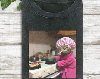 Funny Housewife Cat T-Shirt, Vintage Cat Shirt, Gen Z Joke Shirt, Stupid Brainrot Gift, Cat Lover Gift, Funny Kitty Shirt, Cool Cat Shirt