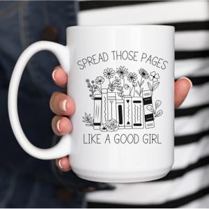 Smut Readers Becher, Buch-Liebhaber-Geschenk für sie, lustige Lesebecher, verbreiten diese Seiten Spicy Reader Neuheit Becher, lustiges Geschenk für Mutter, schmutziges Buch