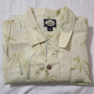 Camisa hawaiana Tommy Bahama 100% lino, manga corta, talla grande para hombre, color amarillo, estampado de palmeras. imagen 9