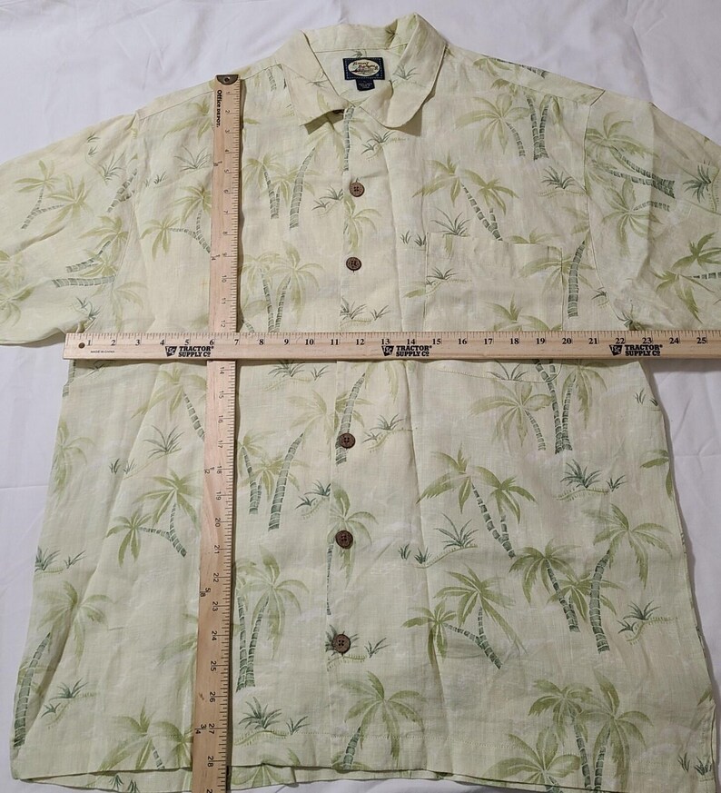 Camisa hawaiana Tommy Bahama 100% lino, manga corta, talla grande para hombre, color amarillo, estampado de palmeras. imagen 2