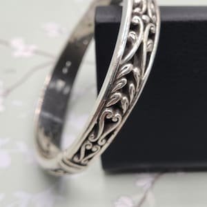 Brighton Silber Ton Herzen Armreif Armband 2,75 &quot;Signiert Schmuck Rentner Geschenk