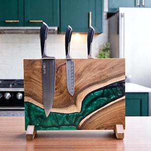 Walnut Wood and Resin Magnetic Knife Block: Personalized Knife Display
