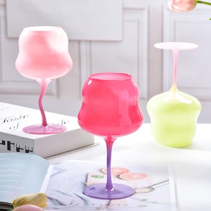 Juego de copas de vino Twist: copas coloridas, artículos únicos