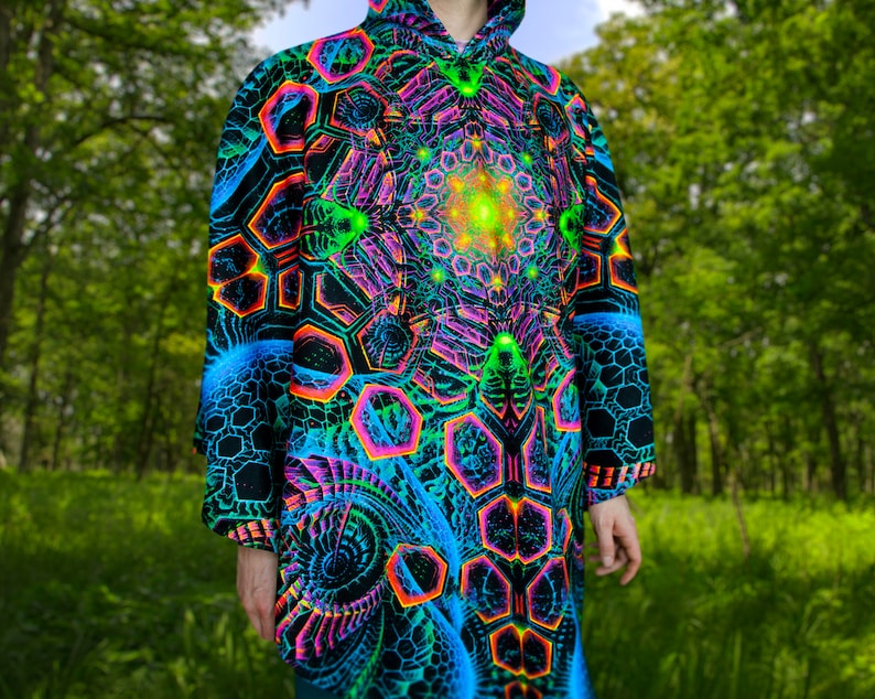 Magie PONCHO Rising Energy warme Festival Kleidung, Schwarzlicht UV-aktives Cape, Fraktal Trippy, Psytrance Mantel, Neon Mandala, Fraktal Poncho Bild 10